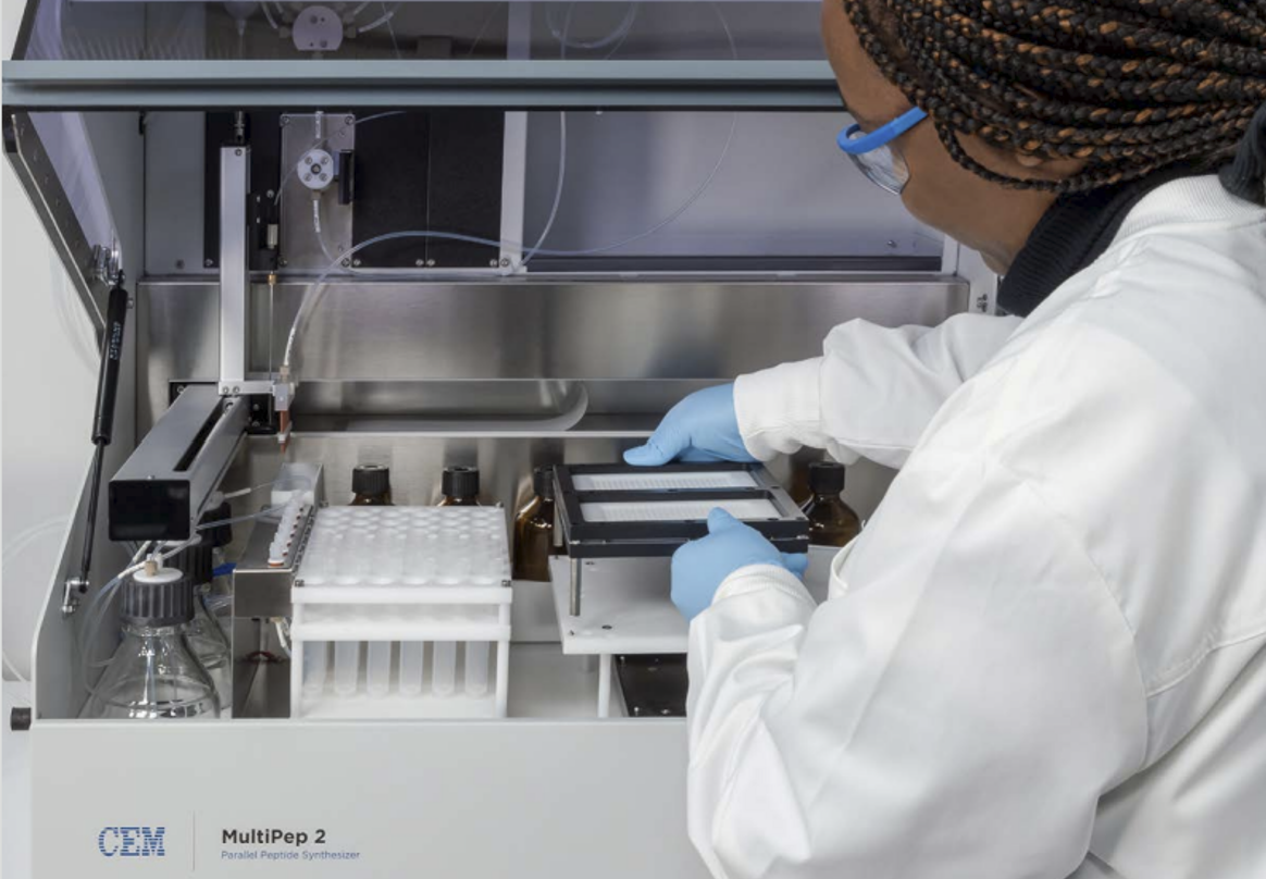 高通量+高精度  CEM MultiPep：多肽平行陣列合成的<a class=